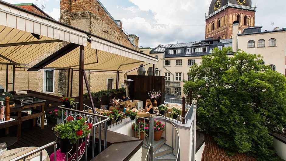Dome Hotel Exterior