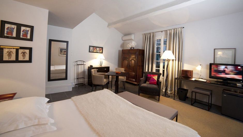 Hostellerie le Prieure Suite