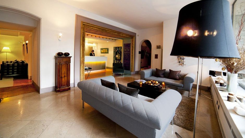 Hostellerie le Prieure Lobby