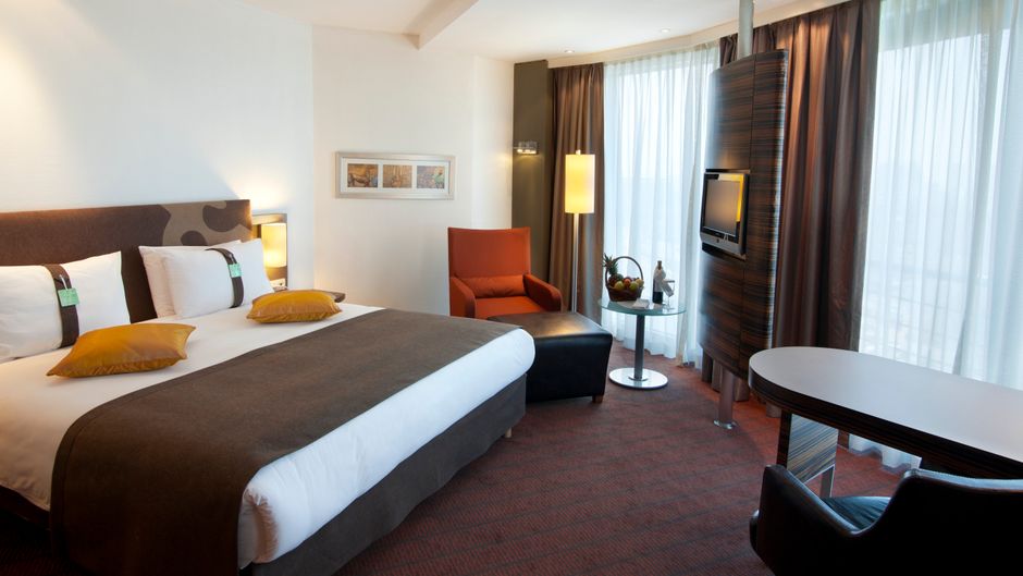 Holiday Inn Almaty Suite