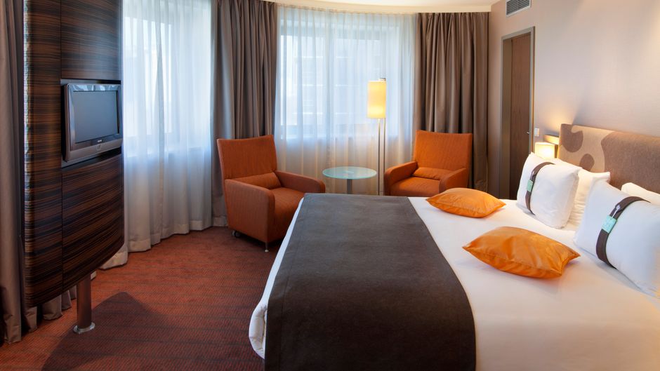 Holiday Inn Almaty Suite