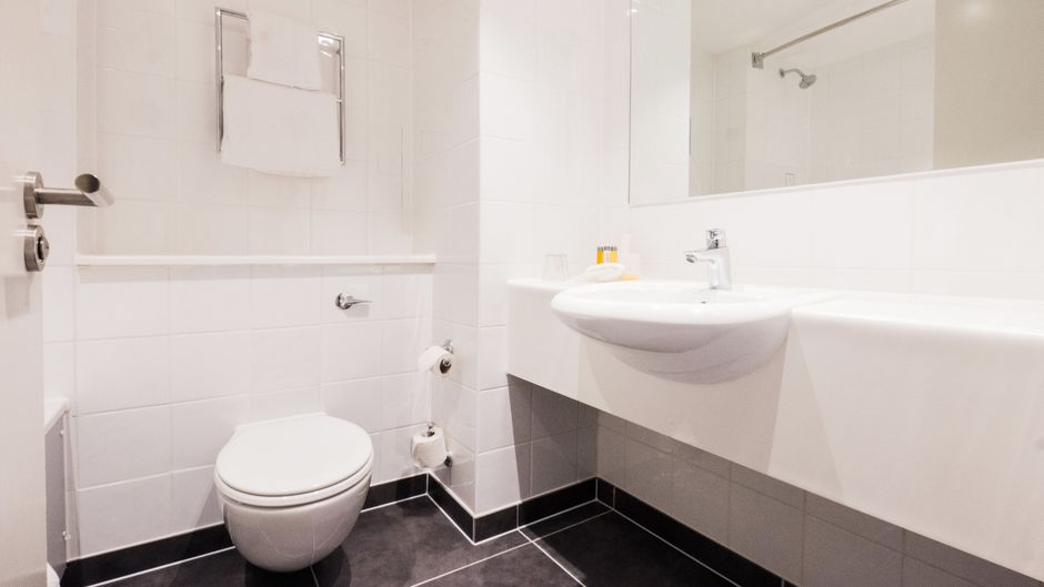 Holiday Inn Farnborough Room