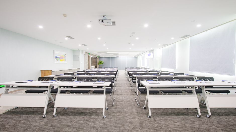 Holiday Inn Express Chifeng Hongshan Meeting