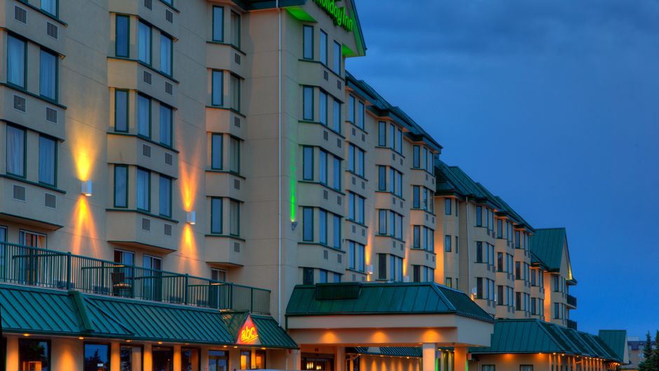 Holiday Inn Conference Centre Exterior