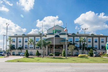 Holiday Inn Express & Suites Alvin