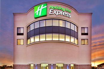 Holiday Inn Express Waterloo-Cedar Falls