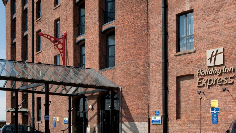 Holiday Inn Express Albert Dock Exterior