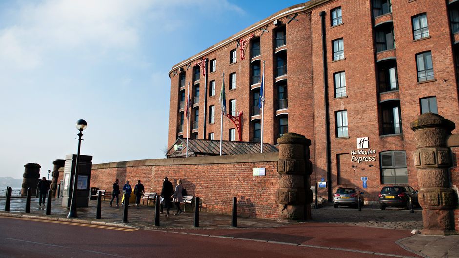 Holiday Inn Express Albert Dock Exterior