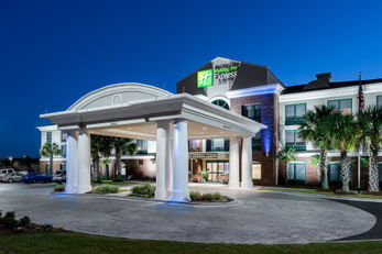 Holiday Inn Express Hotel & Suites