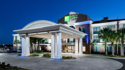 Holiday Inn Express Hotel & Suites
