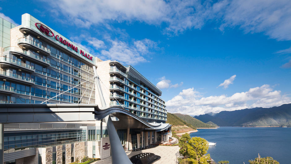 Crowne Plaza Thousand Island Lake Exterior