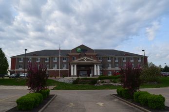 Holiday Inn Express Hotel & Suites
