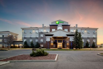 Holiday Inn Express Hotel & Suites