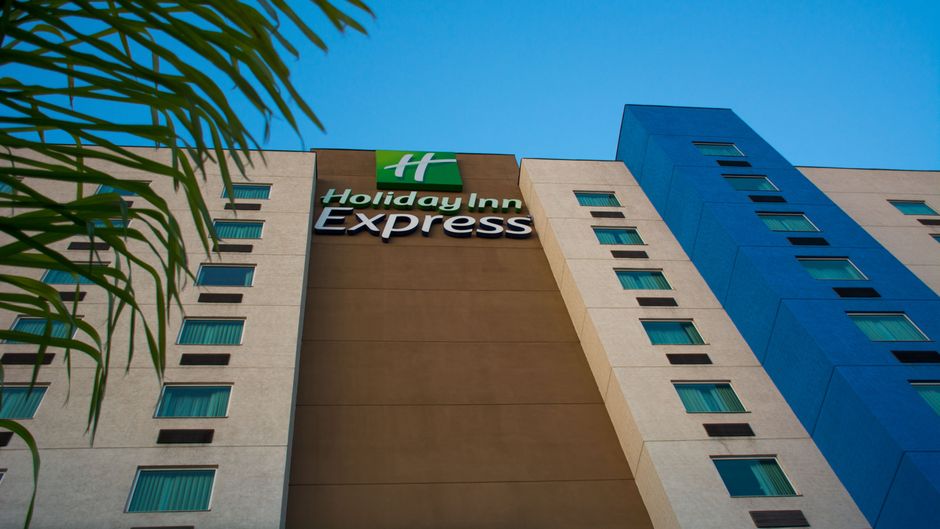 Holiday Inn Express Exterior
