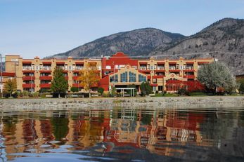 Holiday Inn & Suites Osoyoos