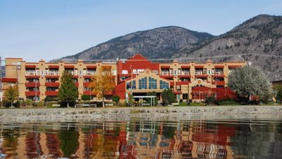 Holiday Inn & Suites Osoyoos