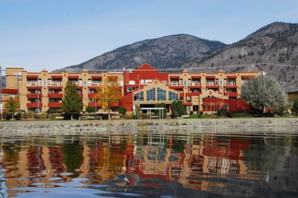 Holiday Inn & Suites Osoyoos