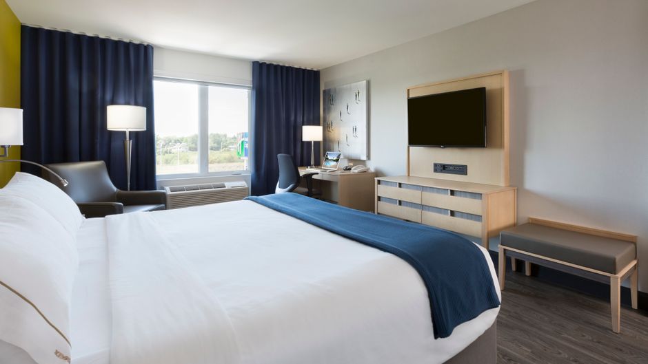 Holiday Inn Express Quebec City Room