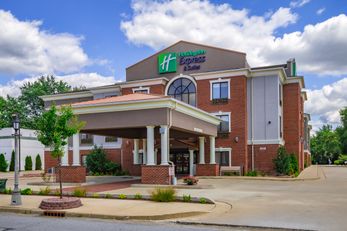 Holiday Inn Express Hotel & Suites