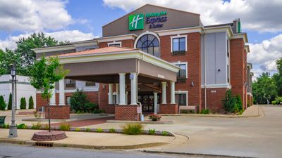 Holiday Inn Express Hotel & Suites