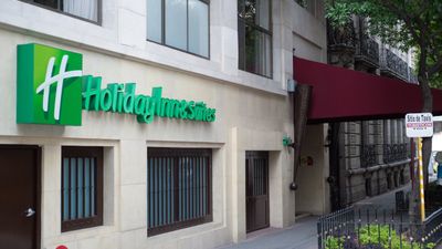 Holiday Inn Hotel & Suites