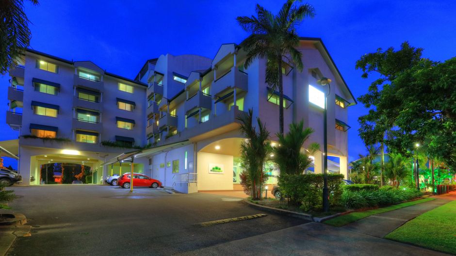 Cairns Sheridan Hotel Exterior