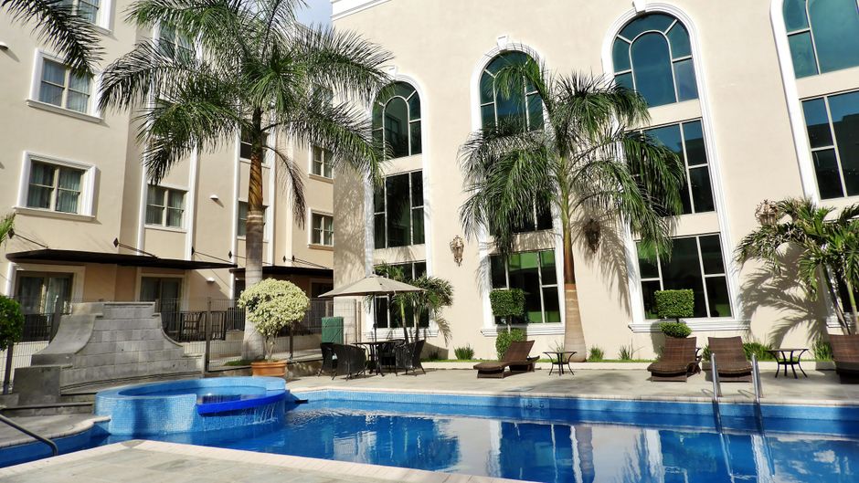 Holiday Inn Reynosa Zona Dorada Pool