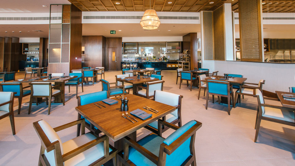 Crowne Plaza Muscat OCEC Restaurant