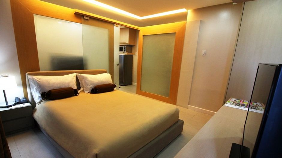 BSA Twin Towers Condotel Suite