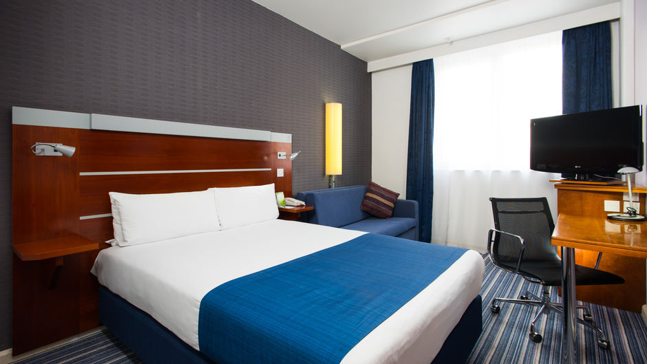 Holiday Inn Express Wimbledon South Room