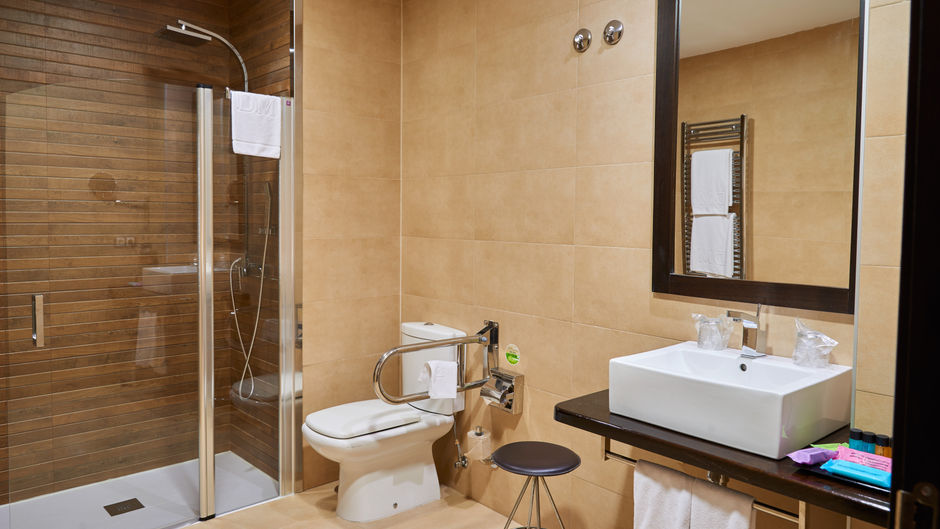 Gran Hotel Don Manuel Atiram Room
