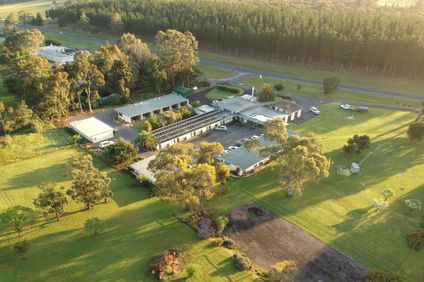 William Macintosh Motor Lodge