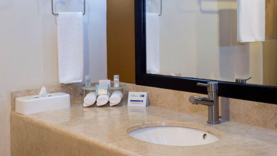Holiday Inn Express Guaymas Room
