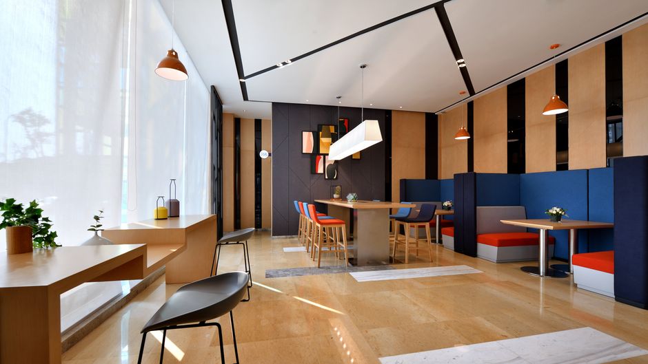 Holiday Inn Express Tianhe Lobby