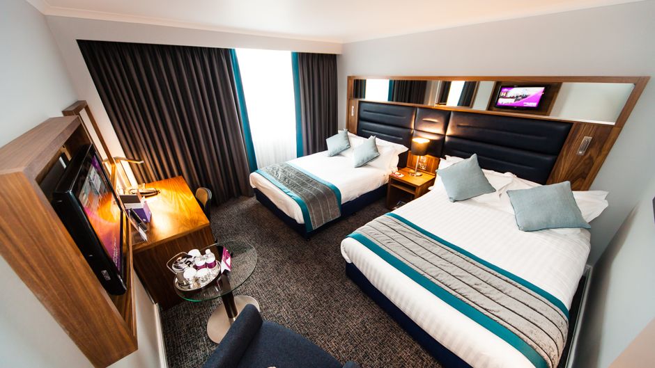 Crowne Plaza Leeds Hotel Room