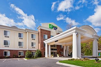 Holiday Inn Express Hotel & Suites
