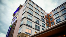 Holiday Inn Express & Suites Louisville