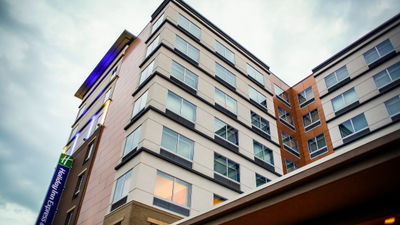 Holiday Inn Express & Suites Louisville