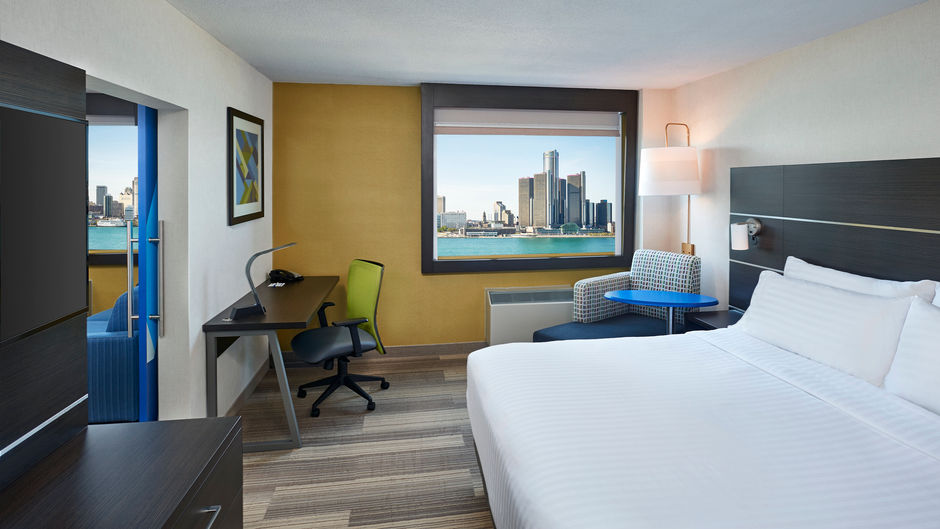 Holiday Inn Express Windsor Waterfront Room