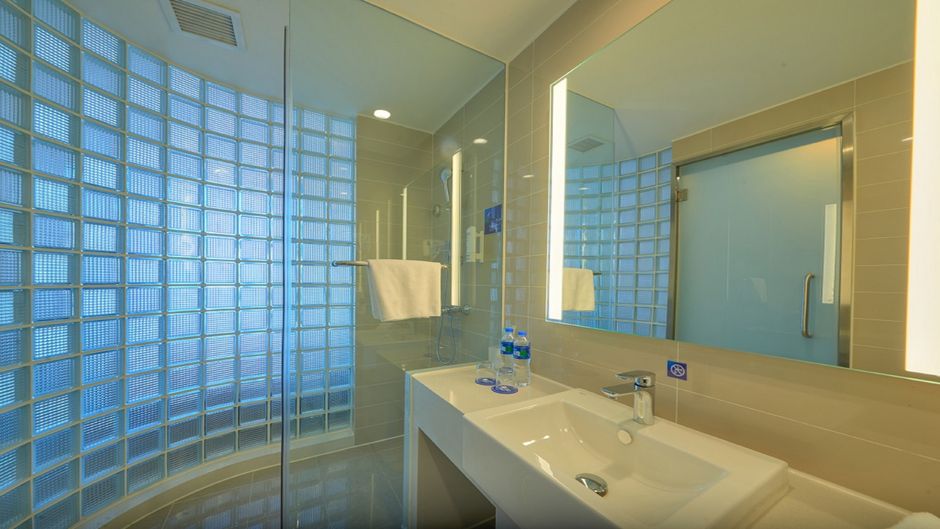 Holiday Inn Express North Station Room