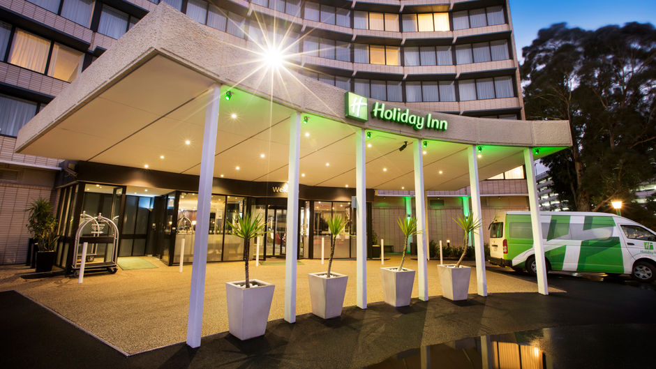 Holiday Inn Melbourne Airport Exterior