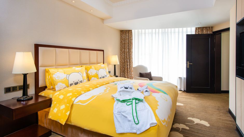 Holiday Inn Century City-WestTower Suite