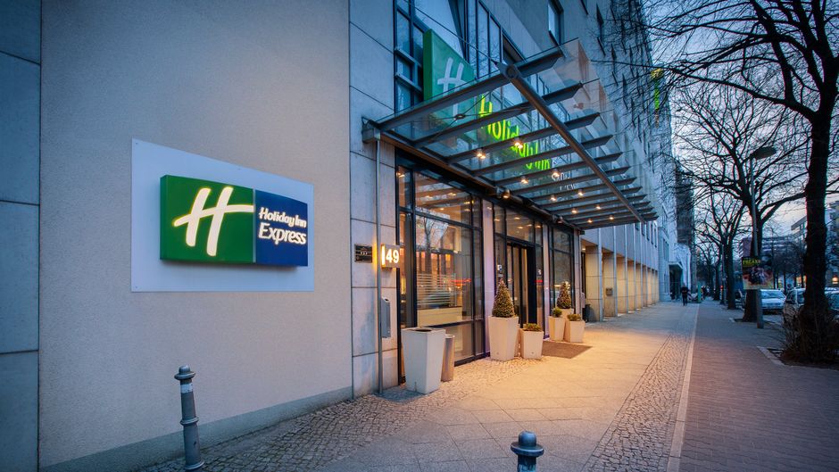 Holiday Inn Express Berlin City Centre Exterior