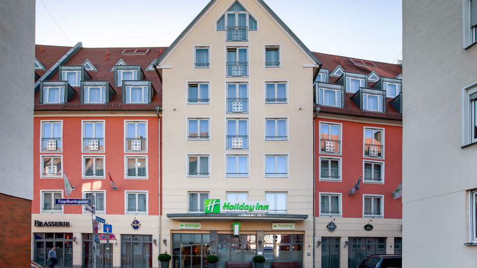 Holiday Inn Nuernberg City Centre Exterior