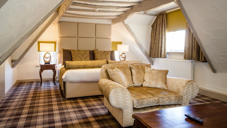 The Legacy Rose and Crown Hotel Suite