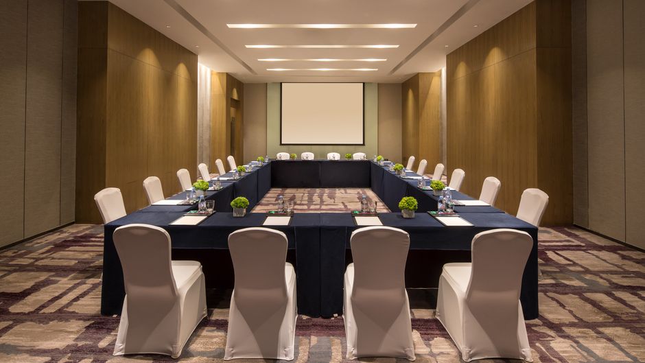 Crowne Plaza Oriental Movie Metropolis Meeting