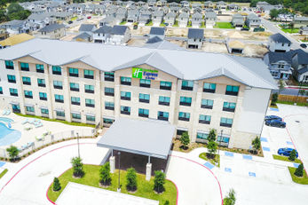 Holiday Inn Express/Sts Dripping Springs