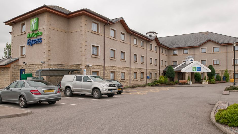 Holiday Inn Express Inverness Hotel Exterior