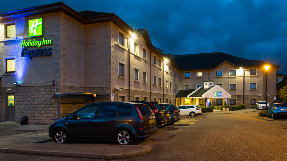 Holiday Inn Express Inverness Hotel Exterior