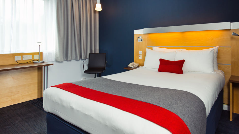 Holiday Inn Express Cambridge Room